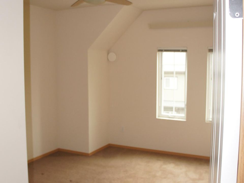 1st image of 1736 10th Ave NE Unit 210