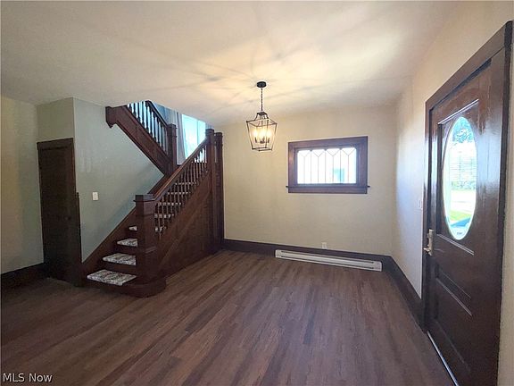 5th image of 344 W Main St