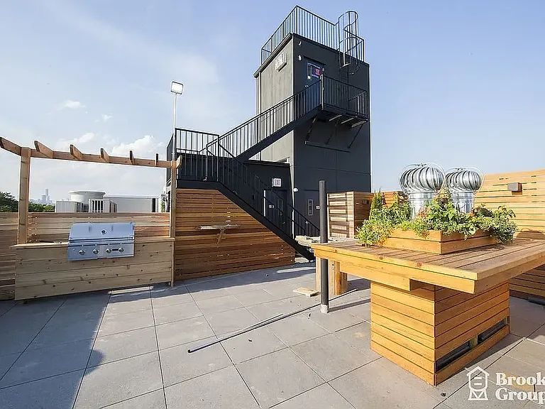81 Stanhope St #3B — Photo 11