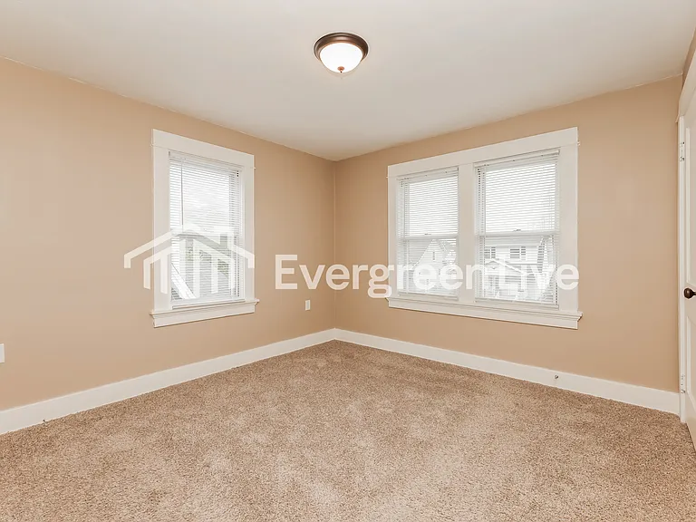 1681 Meriline Ave — Photo 12