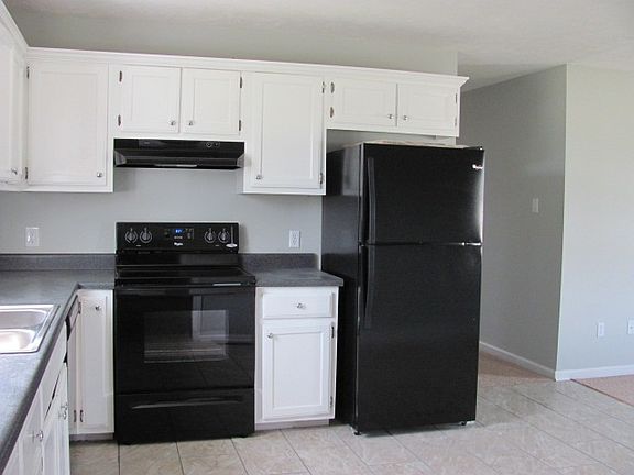 4th image of 380 Lynn Dr