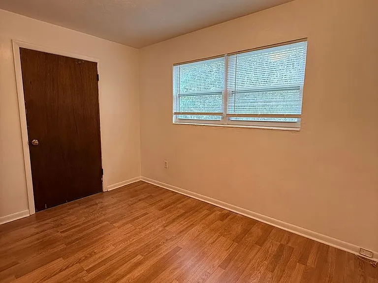 2614 SW 31st Pl — Photo 19