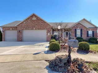 6 Bristol Ct, Glen Carbon, IL 62034