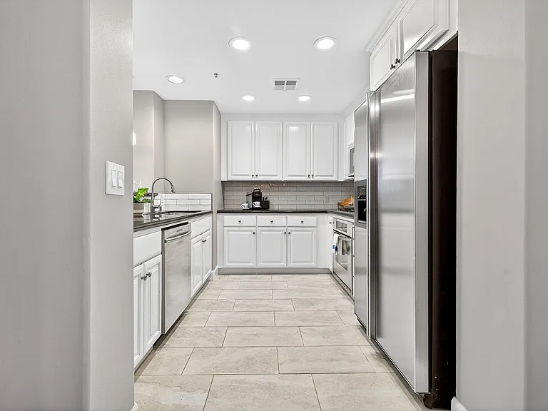 1800 Alma Ave #402 — Photo 26