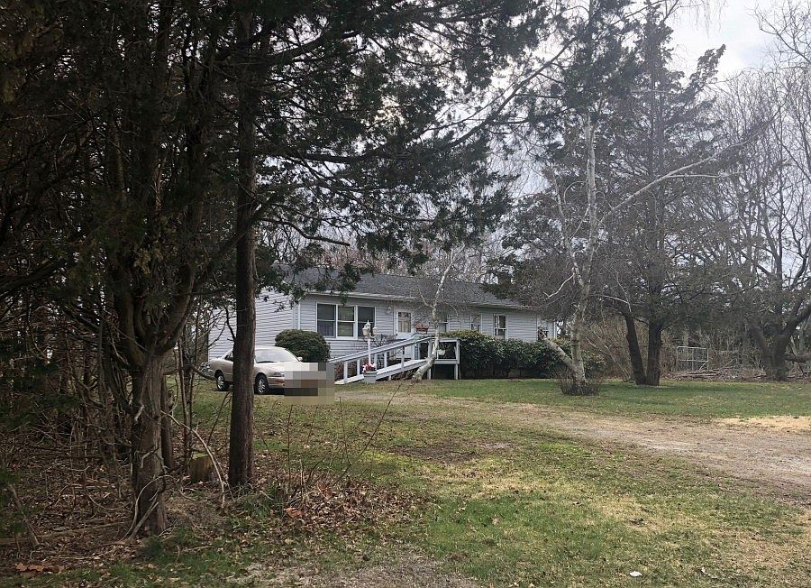 2nd image of 37 Herricks Ln