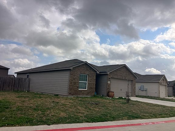 3rd image of 124 Niven Path