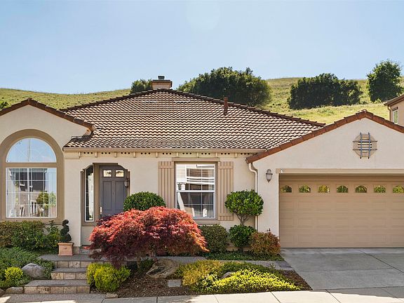2nd image of 822 Pradera Way
