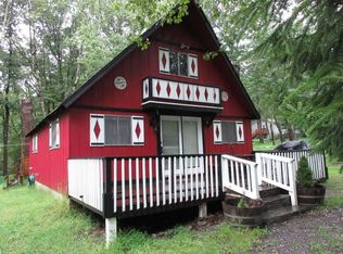 111 Quail Ct, Dingmans Ferry, PA 18328