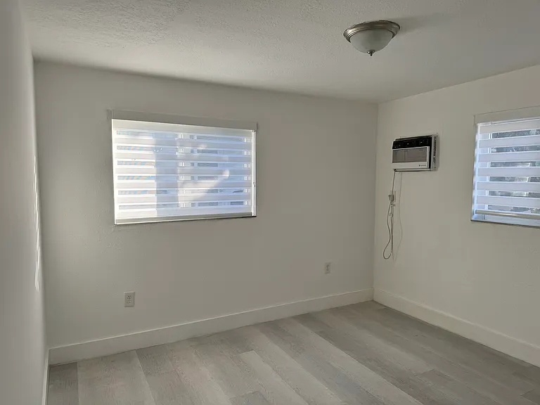 3460 SW 25th Ter #1 — Photo 9