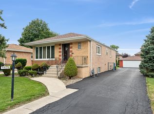 4839 W 86th St, Oak Lawn, IL 60459