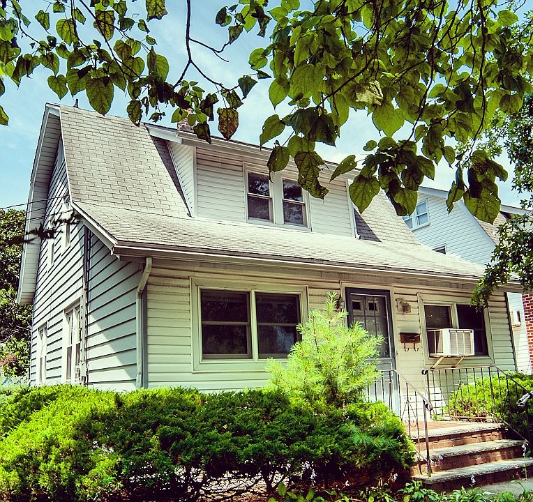 1st image of 142 N Grove St