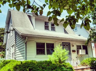 142 N Grove St, Valley Stream, NY 11580