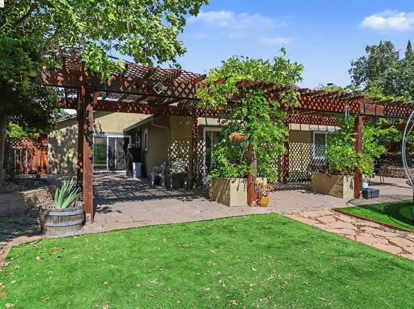 4161 S Royal Links Cir, Antioch, CA 94509