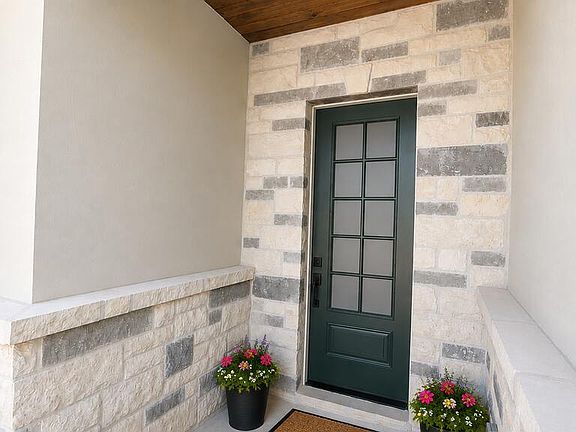 2nd image of 305 Vantage Cir