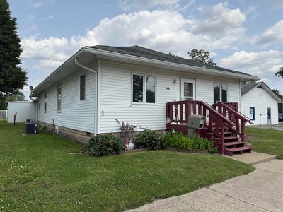 907 S Main St, Bicknell, IN, 47512