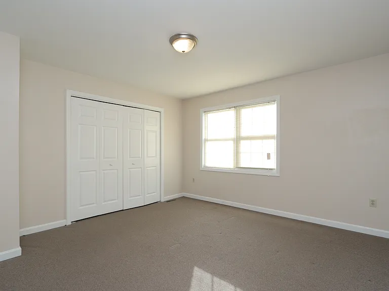 51-53 Winthrop St #R — Photo 20