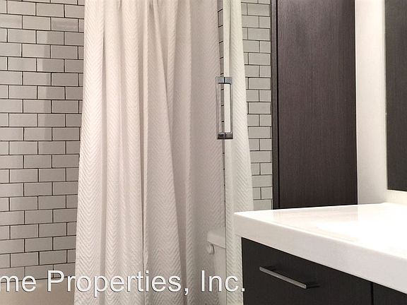 5th image of 3212 N 37th St APT 09