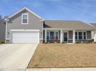 5782 Deer Valley Ct, Columbus, IN 47201