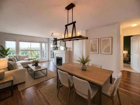 3082 Dayanee Springs Blvd #402, Coquitlam, BC V3E 0A3