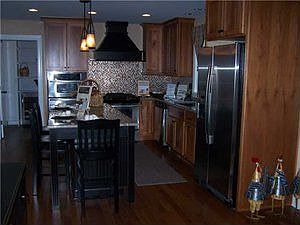 2nd image of 3 Parliament Ln