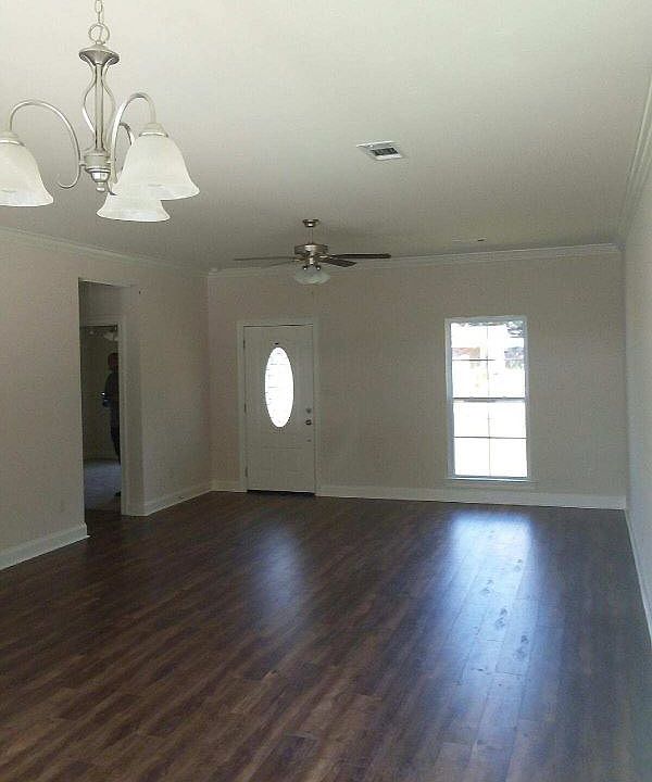 2nd image of 2009 Oriole Street