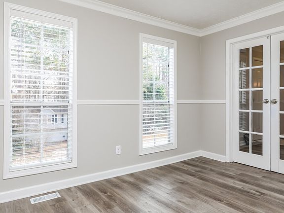 5th image of 445 Ridgedale Way
