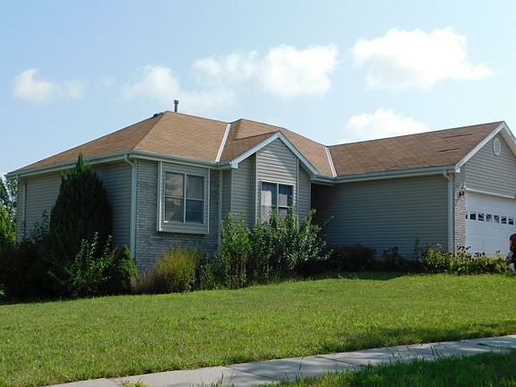 3rd image of 1900 Breckenridge Dr