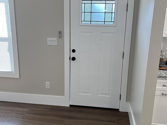 2nd image of 272 Lafayette Rd