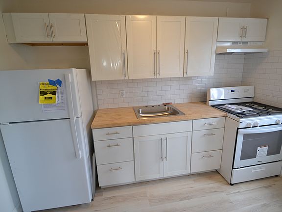 4th image of 50 Washburns Ln APT 1A