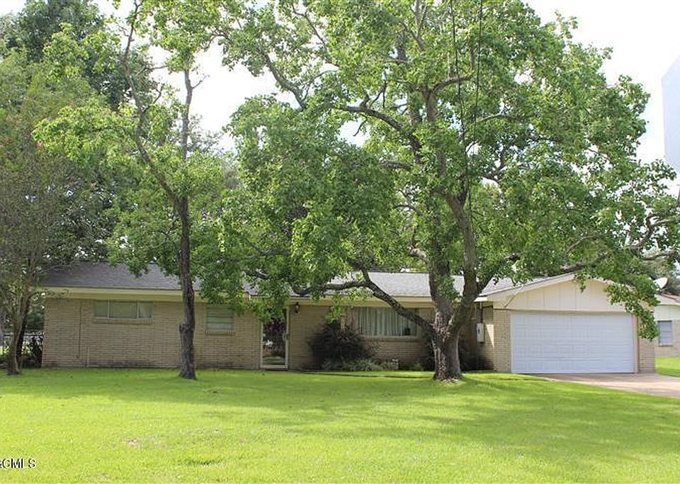 1st image of 101 Hemlock Dr