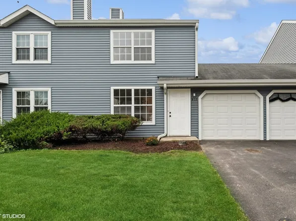 433 Normandie Ln, Round Lake Beach, IL 60073