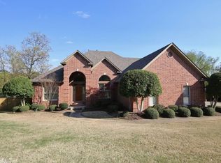 5 Chambord Ln, Little Rock, AR 72223