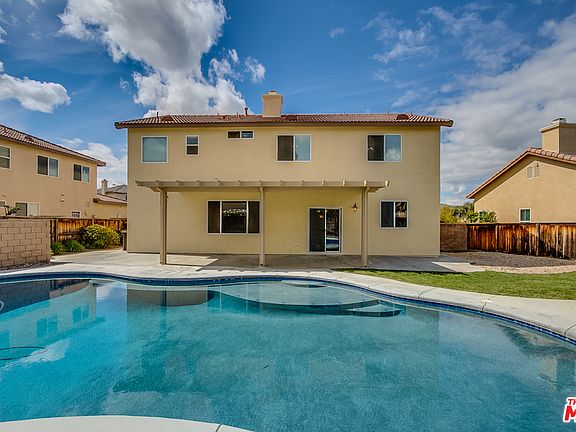 5th image of 589 Fox Glen Dr