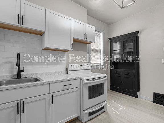 3rd image of 4038 California Ave