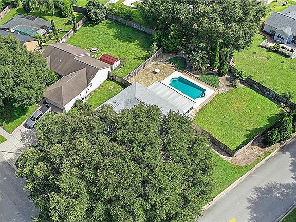 4th image of 15426 Margaux Dr