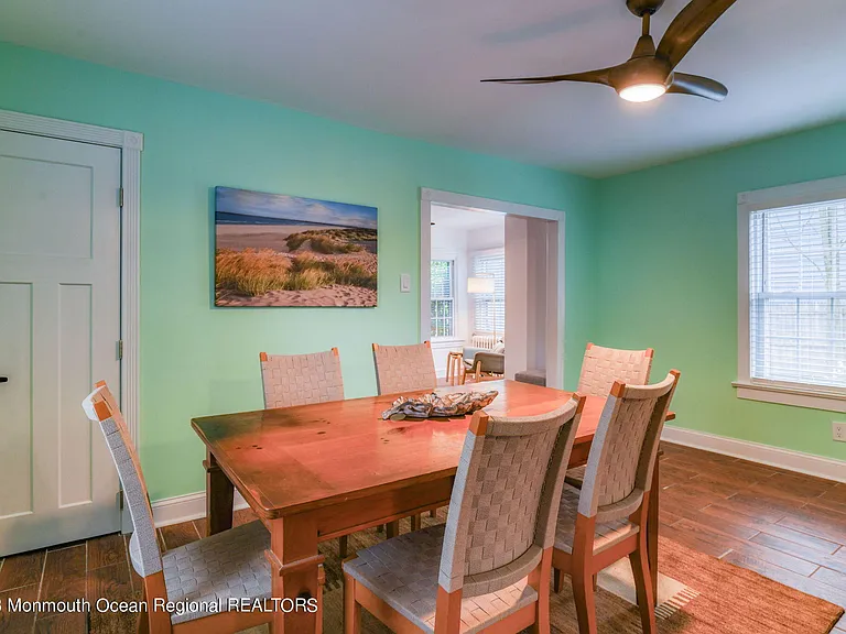 819 Dunlewy St — Photo 14