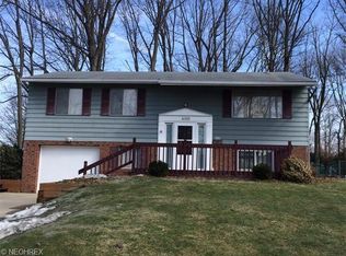 4265 Maplepark Rd, Stow, OH 44224