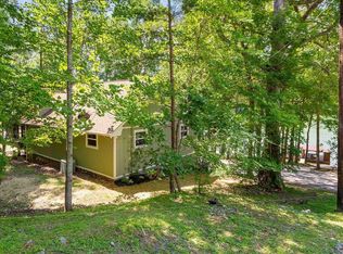 131 Point Ln, Jacksboro, TN 37757