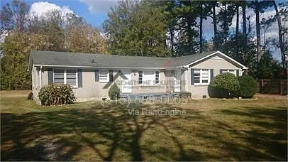 200 Sharon Cir #B Photo 1