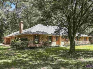 9052 Shady Bluff Dr, Baton Rouge, LA 70818