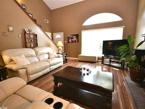 5th image of 402 Bryant Meadows Dr