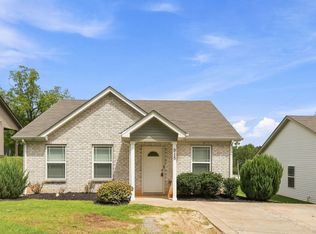 915 17th Ave E, Springfield, TN 37172