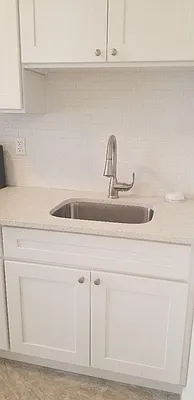 Rented by REALTY QUEST NEW YORK INC | media 21