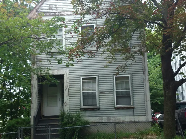 77 Iroquois St, Roxbury, MA 02120