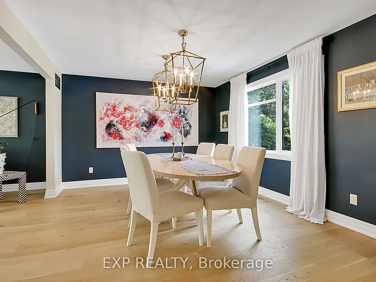 895 Dresden Cres — Photo 20