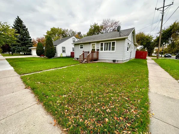 1301 17th St S, Fargo, ND 58103
