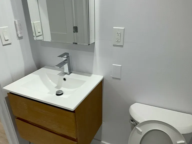 26 Rowan St #1 — Photo 7