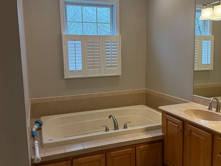 104 Valley View Rd — Photo 32