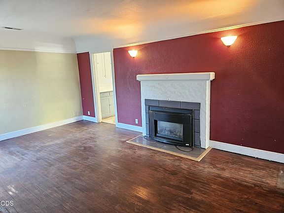3rd image of 4688 Thompson Ave