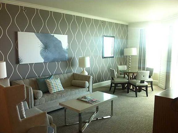 4th image of 4401 Collins Ave #1512